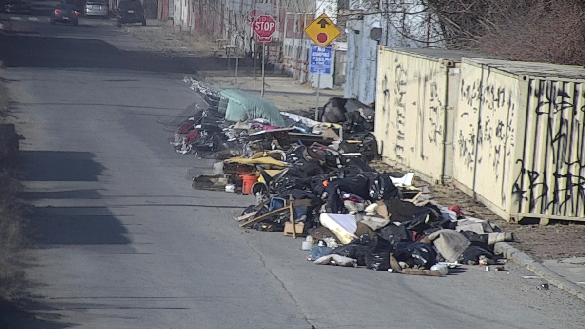 New gang helping Indianapolis residents get a grip on litter problem